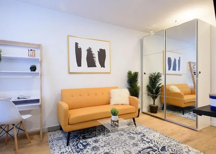 69-3D Holiday Charm Prime Lower East Side Brand New 1Br